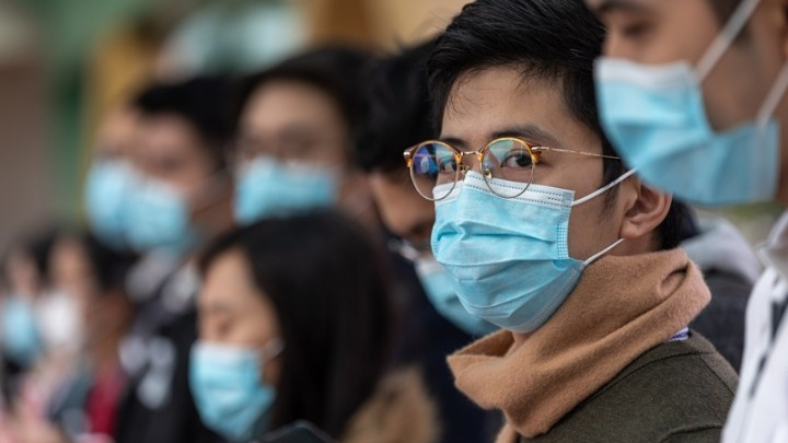 Επιστήμονες έφτιαξαν μάσκα που μπορεί να ανιχνεύσει στον αέρα αναπνευστικούς ιούς